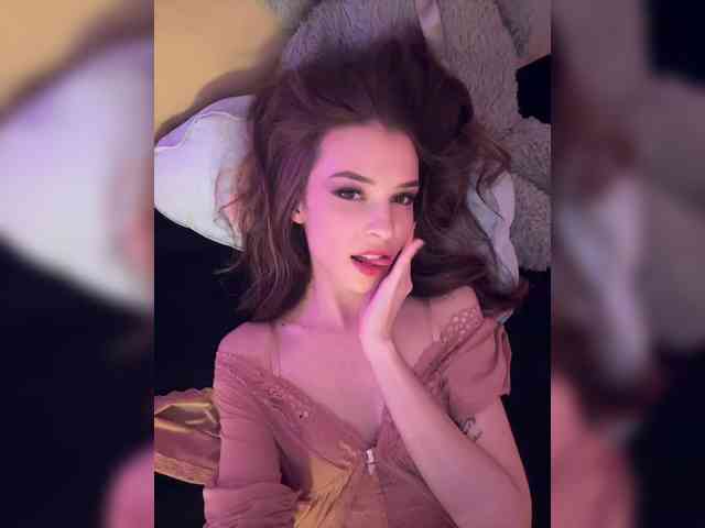 WednesdayFridayAddams webcam