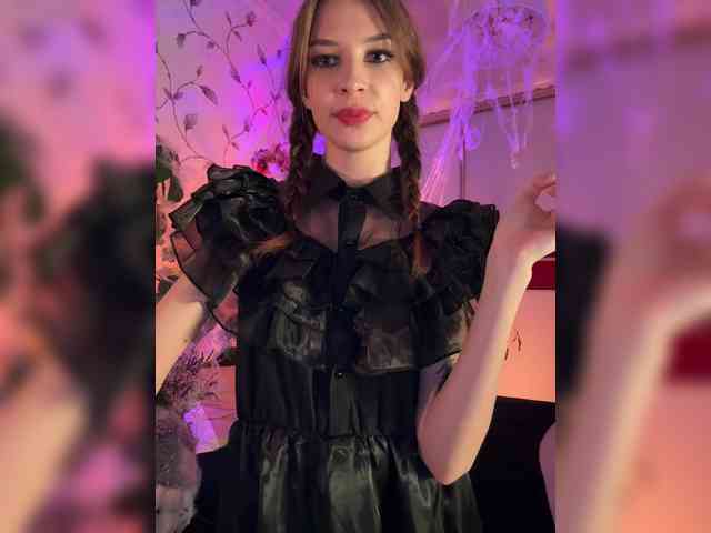 WednesdayFridayAddams webcam