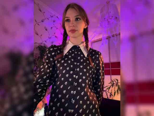 WednesdayFridayAddams webcam