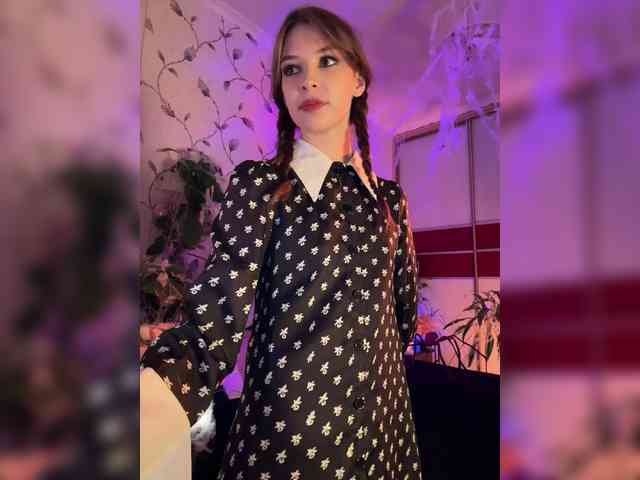 WednesdayFridayAddams webcam