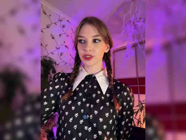 WednesdayFridayAddams webcam