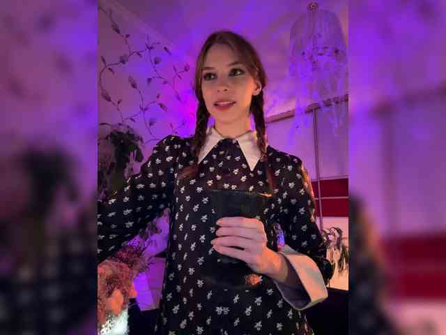 WednesdayFridayAddams webcam