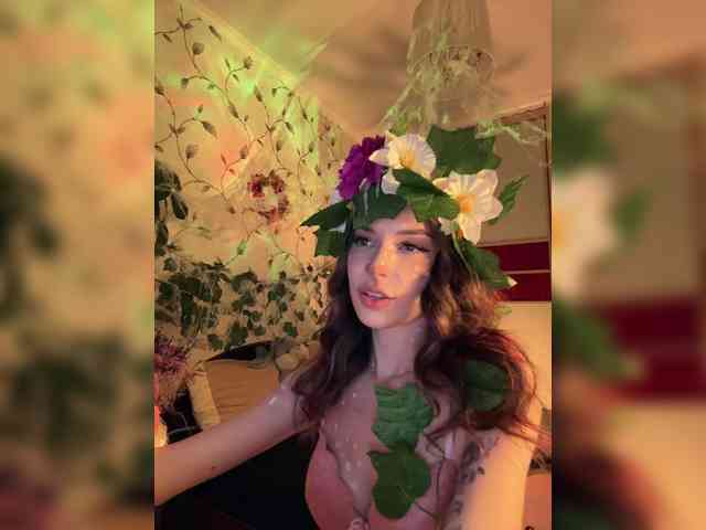 WednesdayFridayAddams webcam