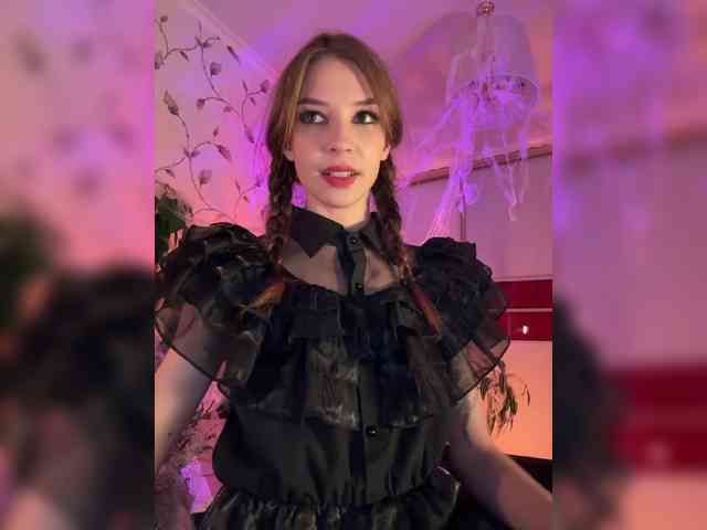 WednesdayFridayAddams webcam