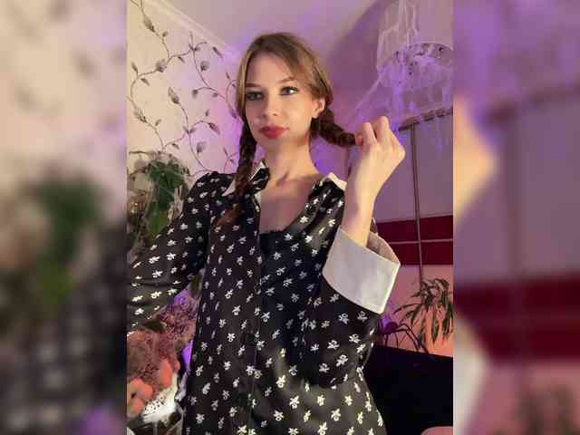 WednesdayFridayAddams webcam