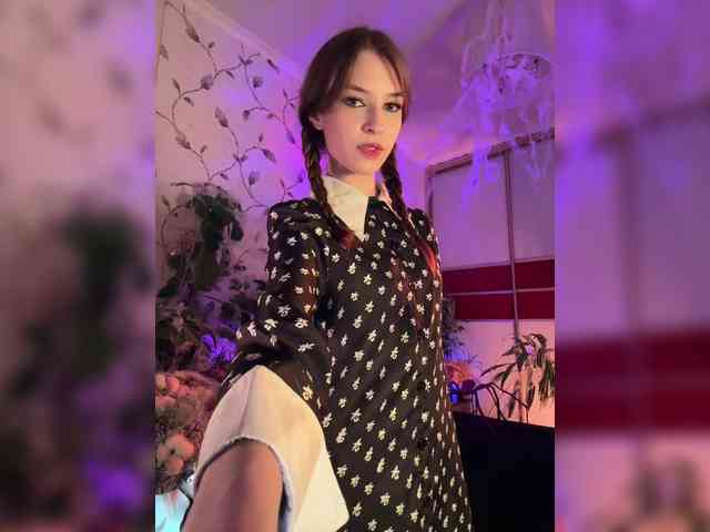 WednesdayFridayAddams webcam