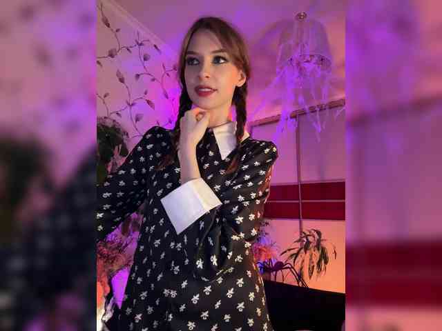 WednesdayFridayAddams webcam