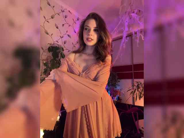 WednesdayFridayAddams webcam