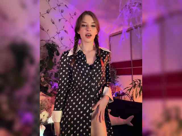 WednesdayFridayAddams webcam