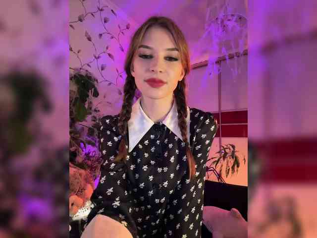 WednesdayFridayAddams webcam