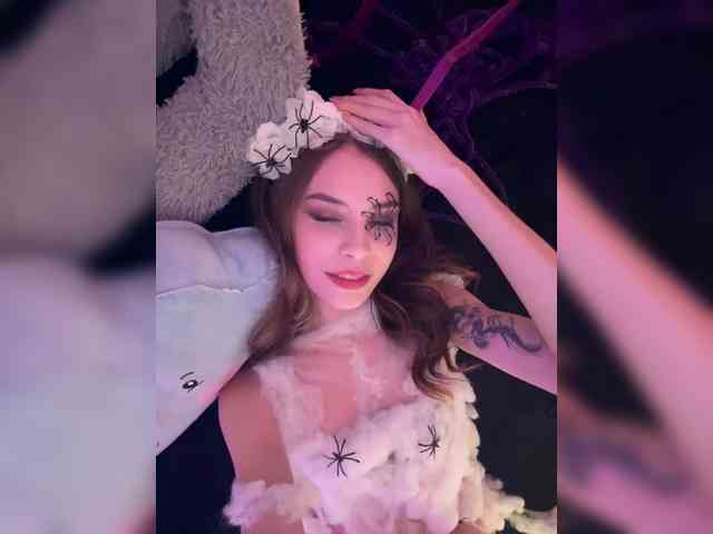 WednesdayFridayAddams webcam