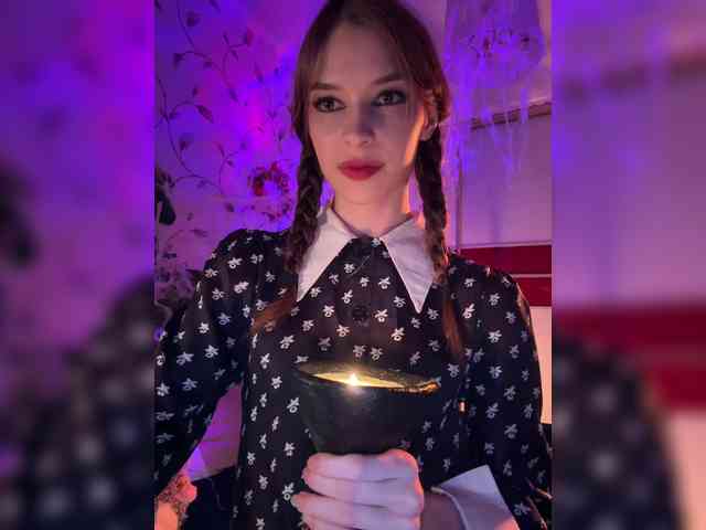 WednesdayFridayAddams webcam