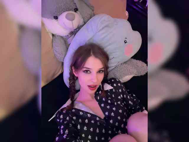 WednesdayFridayAddams webcam