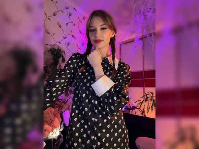 WednesdayFridayAddams webcam