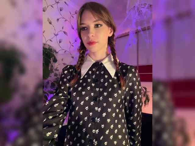 WednesdayFridayAddams webcam