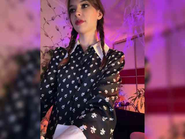 WednesdayFridayAddams webcam