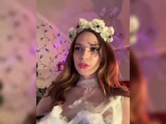 WednesdayFridayAddams webcam