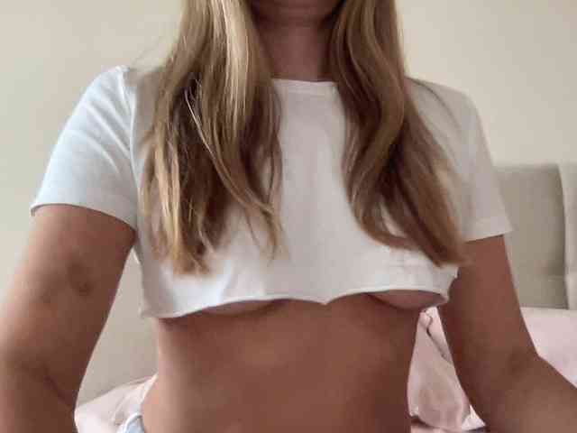 LizaFlower1 webcam