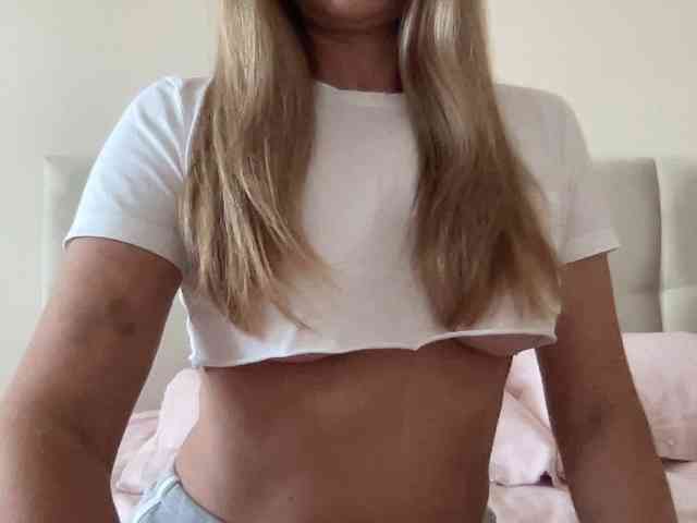 LizaFlower1 webcam
