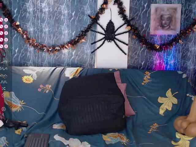 LILITHROUSE88 webcam