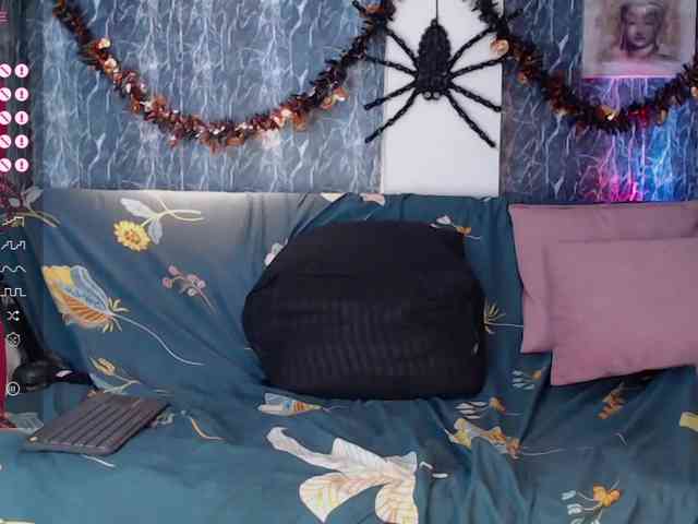 LILITHROUSE88 webcam