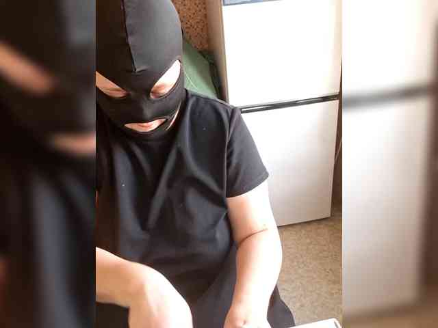 MissisZeda webcam