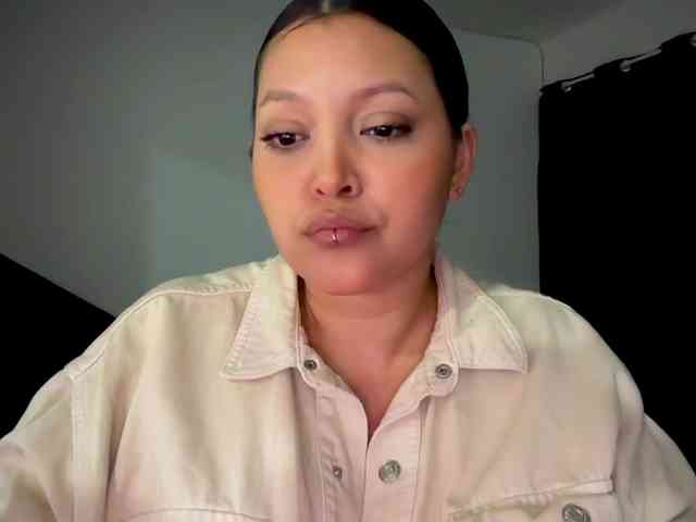 MarcellaGriffin webcam