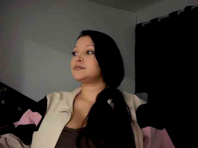 MarcellaGriffin webcam