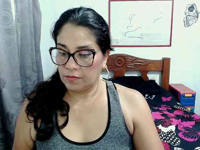 Mistresskloe webcam