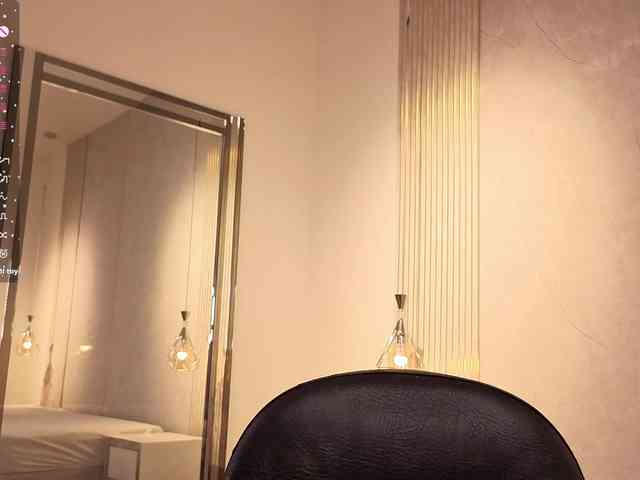 Luisa-Martinez webcam