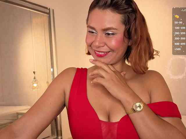 Luisa-Martinez webcam