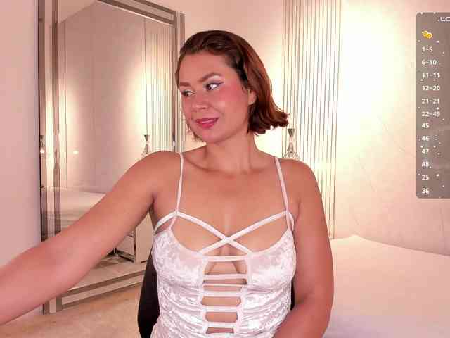 Luisa-Martinez webcam