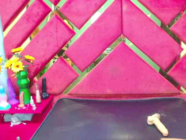 FreyjaNaugthy webcam