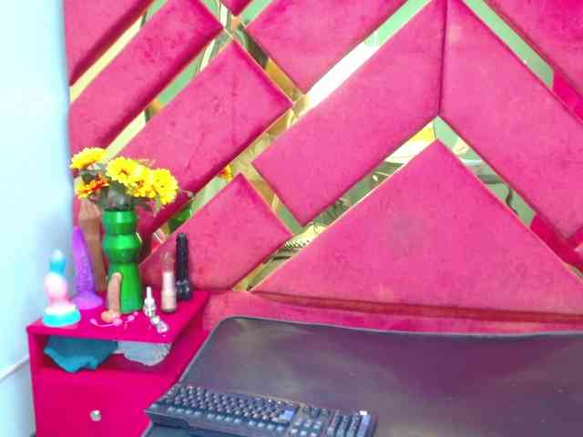 FreyjaNaugthy webcam