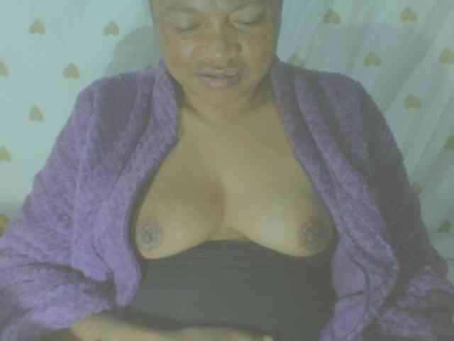 LorahXVane webcam