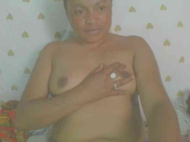 LorahXVane webcam