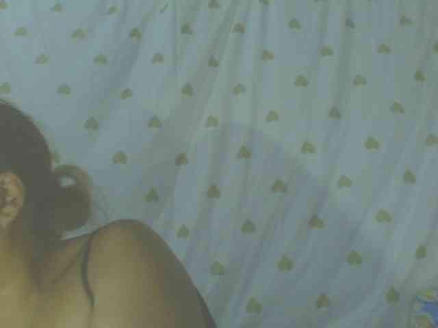 LorahXVane webcam
