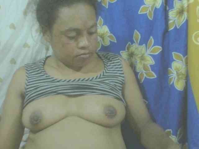 LorahXVane webcam