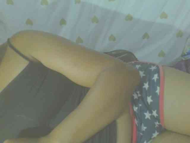 LorahXVane webcam