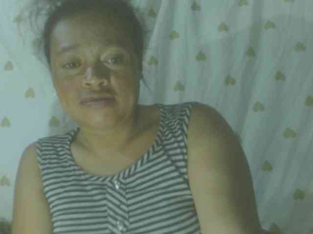 LorahXVane webcam