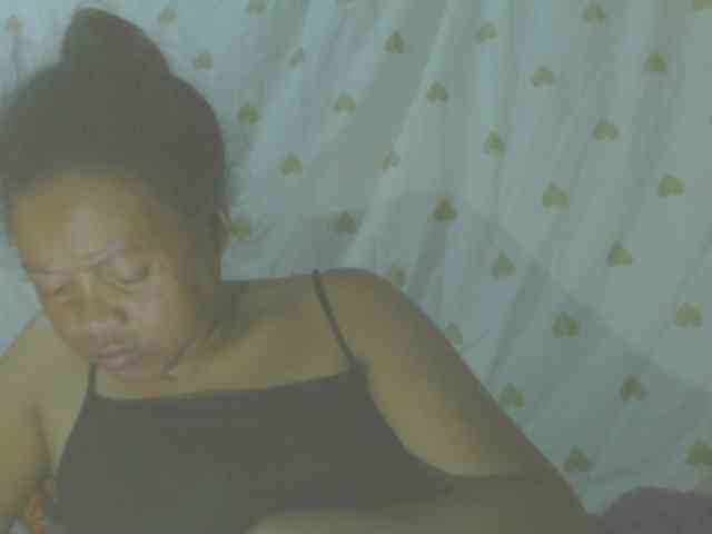LorahXVane webcam