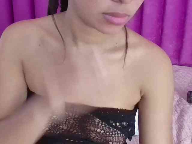 Hornysweetebony webcam