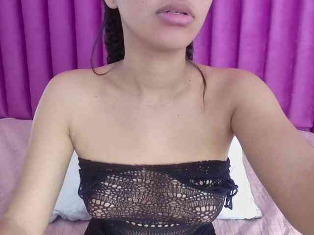 Hornysweetebony webcam