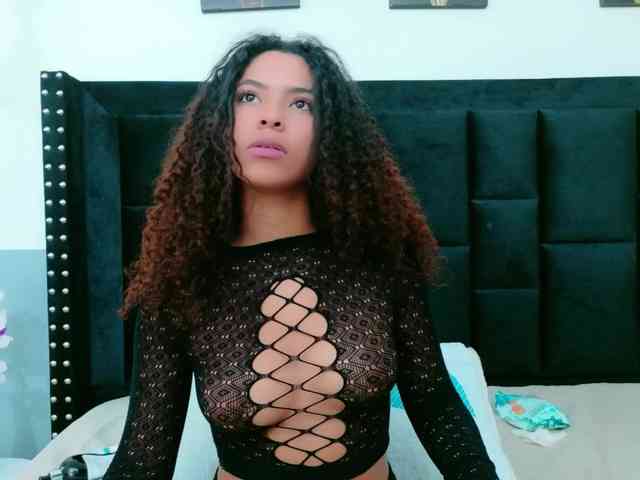 Hornysweetebony webcam