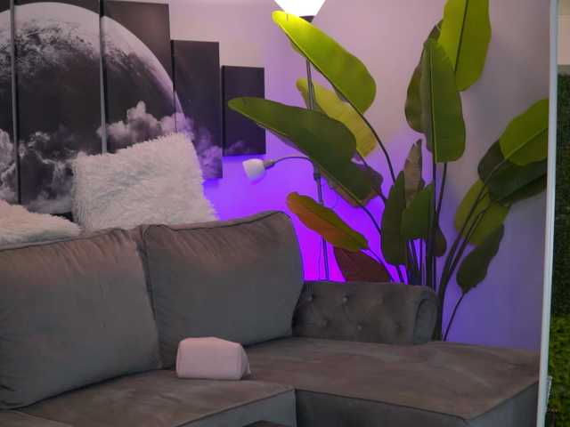 Gratis Live Sexcam mit RaquelleVon RaquelleVon