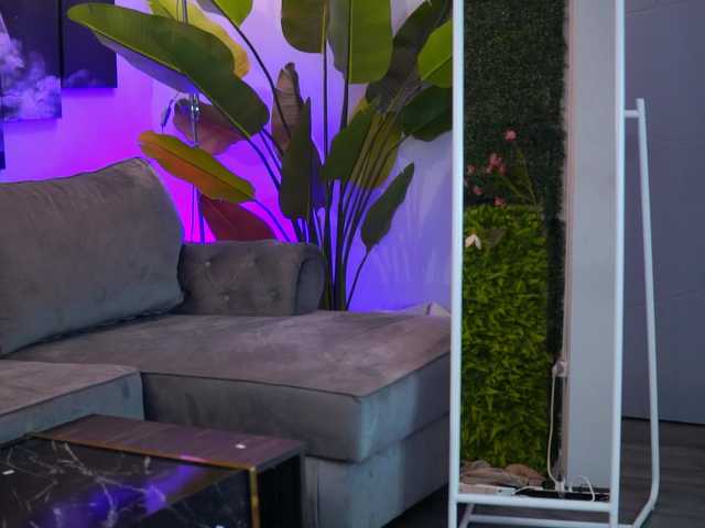 Vai a chattare su RaquelleVon RaquelleVon