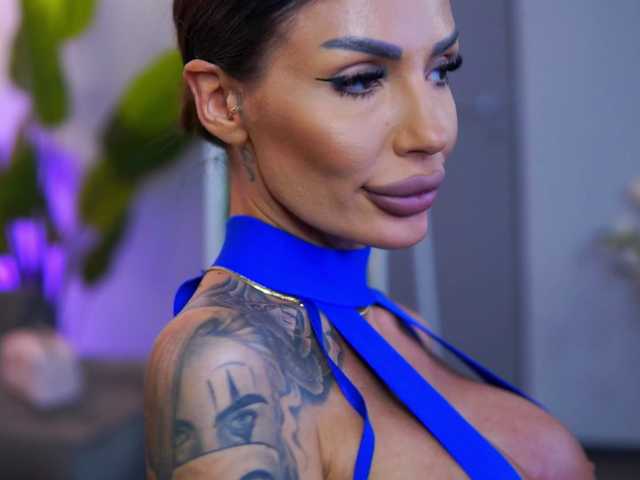 Gratis Live Sexcam mit RaquelleVon RaquelleVon
