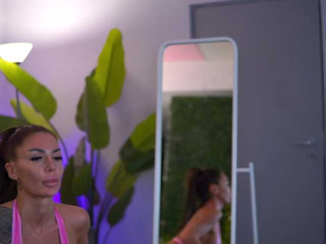 Gratis Live Sexcam mit RaquelleVon RaquelleVon