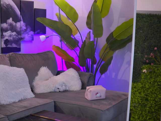 go to chat with RaquelleVon