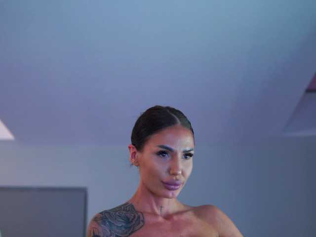 Gratis Live Sexcam mit RaquelleVon RaquelleVon